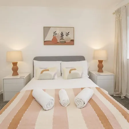 Сasa de vacaciones The Willows With Free Parking For 2 Cars York