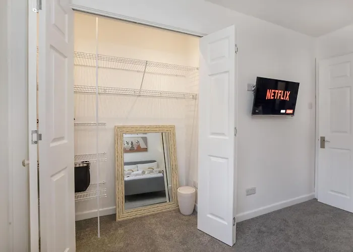 The Willows With Free Parking For 2 Cars *