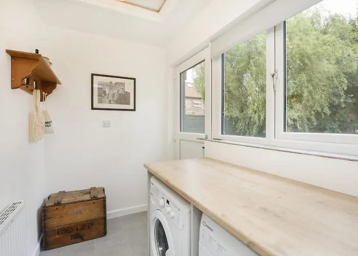 The Willows With Free Parking For 2 Cars * York