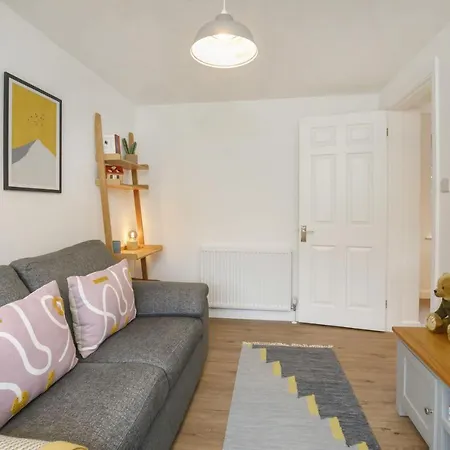 The Willows With Free Parking For 2 Cars *