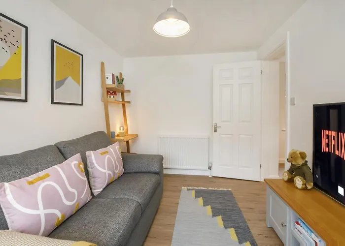 The Willows With Free Parking For 2 Cars *