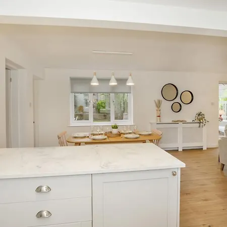 The Willows With Free Parking For 2 Cars Prázdninový dům York